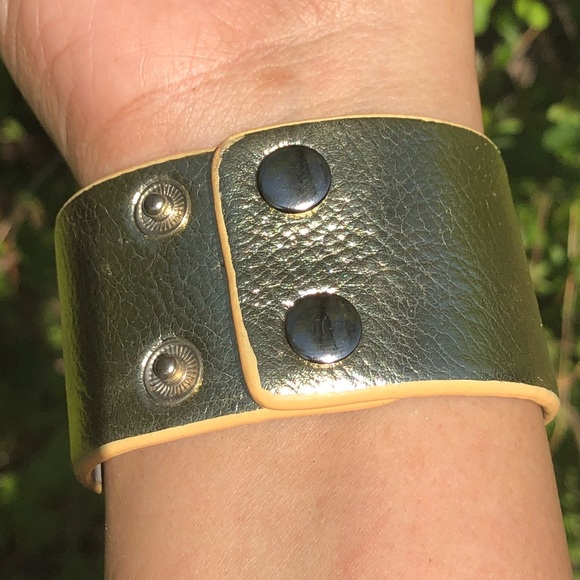 New Wrap Bracelet 18KGP Base Metals - Picture 4 of 4